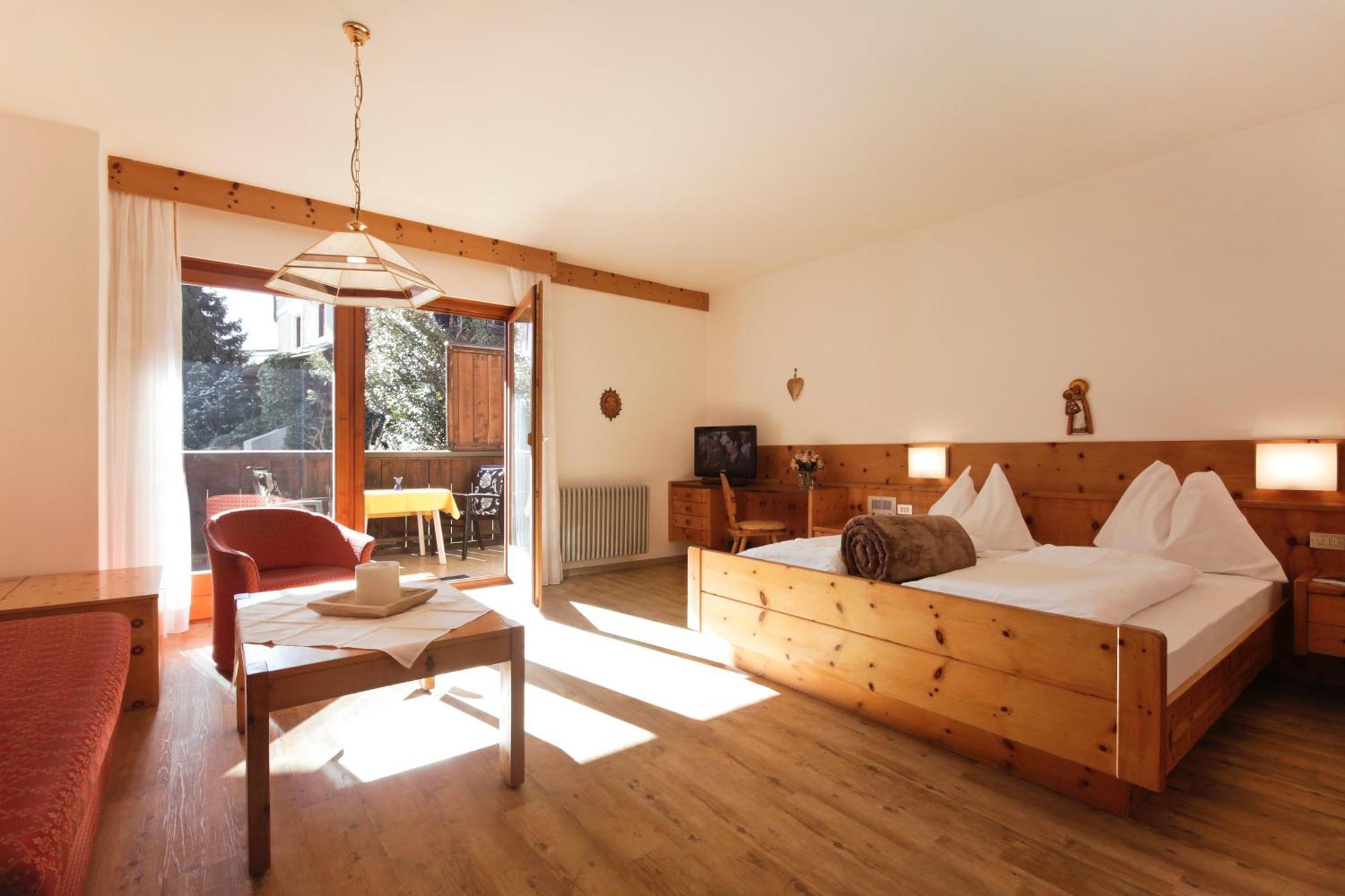 Ferienwohnungen St Hippolyt Mit Hallenbad Lagundo Extérieur photo